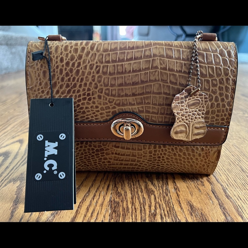 Marc Chantal leather crossbody purse
